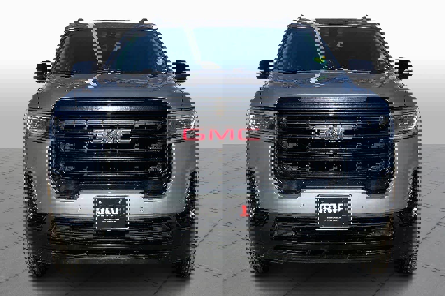 Used 2023 GMC Acadia SLE w/ Elevation Edition image 3