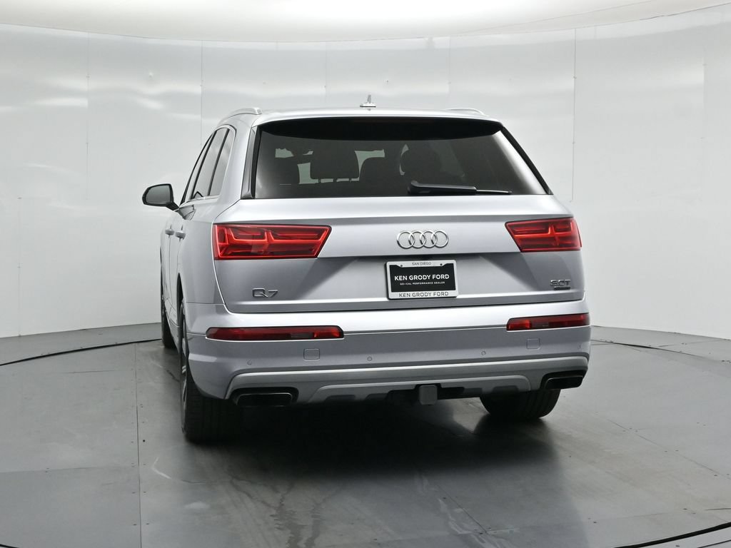 Used 2017 Audi Q7 3.0T Premium Plus w/ Premium Plus Package AWD/4WD image 32