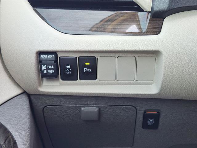 Used 2020 Toyota Sienna XLE Premium FWD image 22