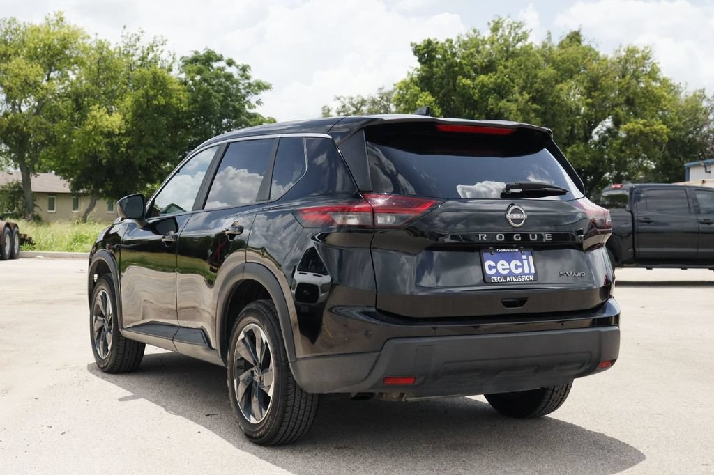 Used 2024 Nissan Rogue SV AWD/4WD image 31