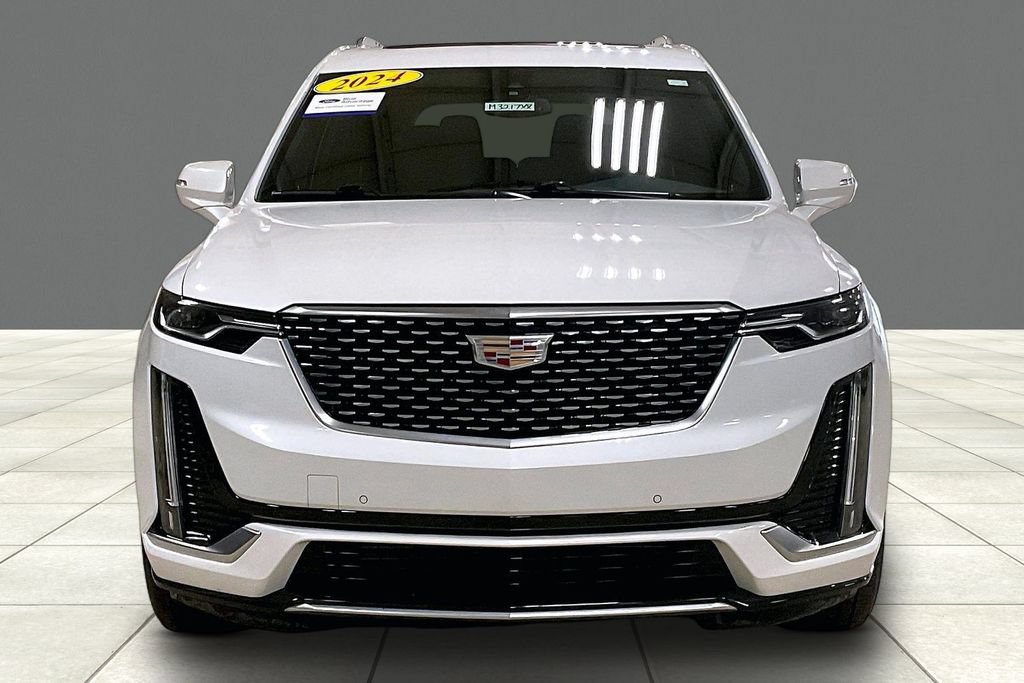 Used 2024 Cadillac XT6 Luxury w/ LPO, Floor Liner Package AWD/4WD image 3