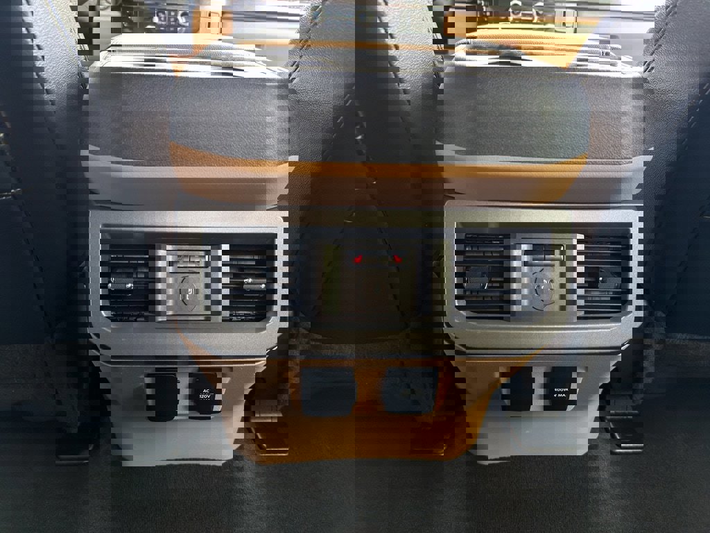 Certified 2024 Ford F250 Lariat w/ Lariat Ultimate Package image 39