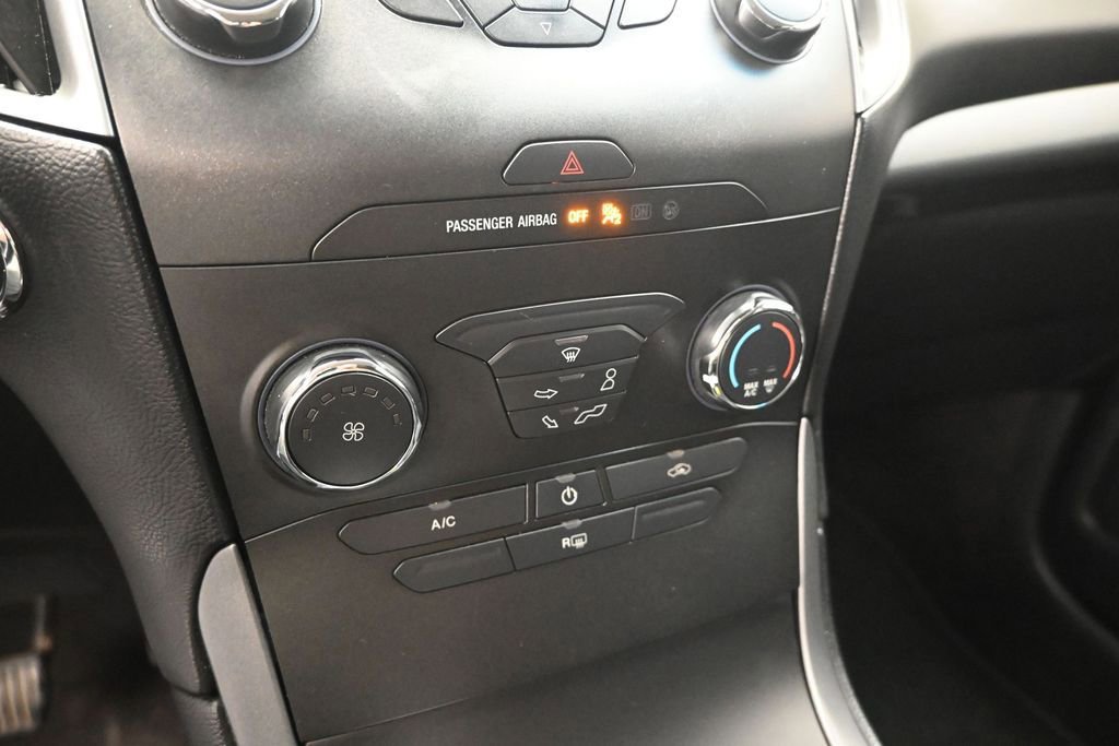 Certified 2019 Ford Edge SE FWD image 21