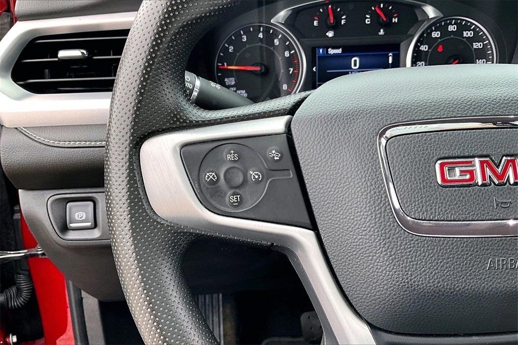 Used 2023 GMC Acadia SLE image 18