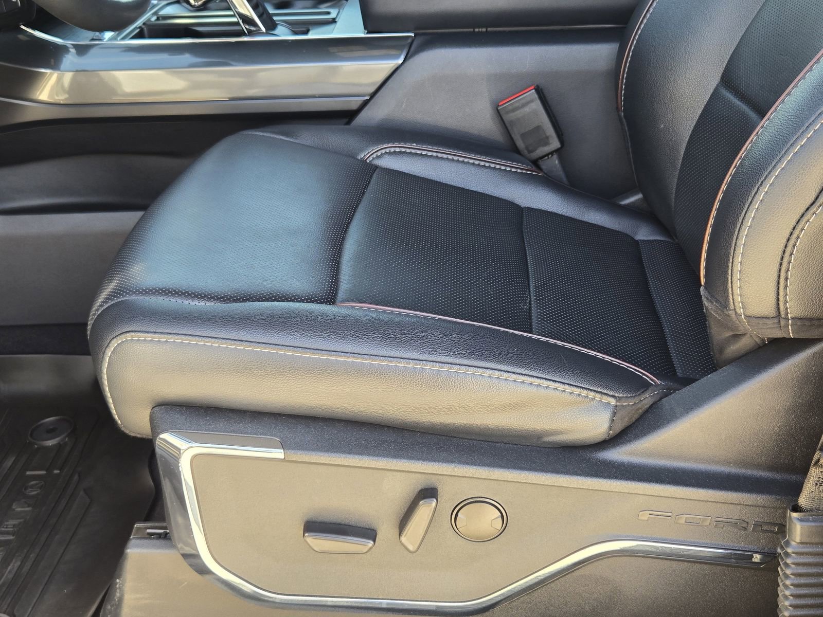 Certified 2023 Ford F150 Lariat image 26