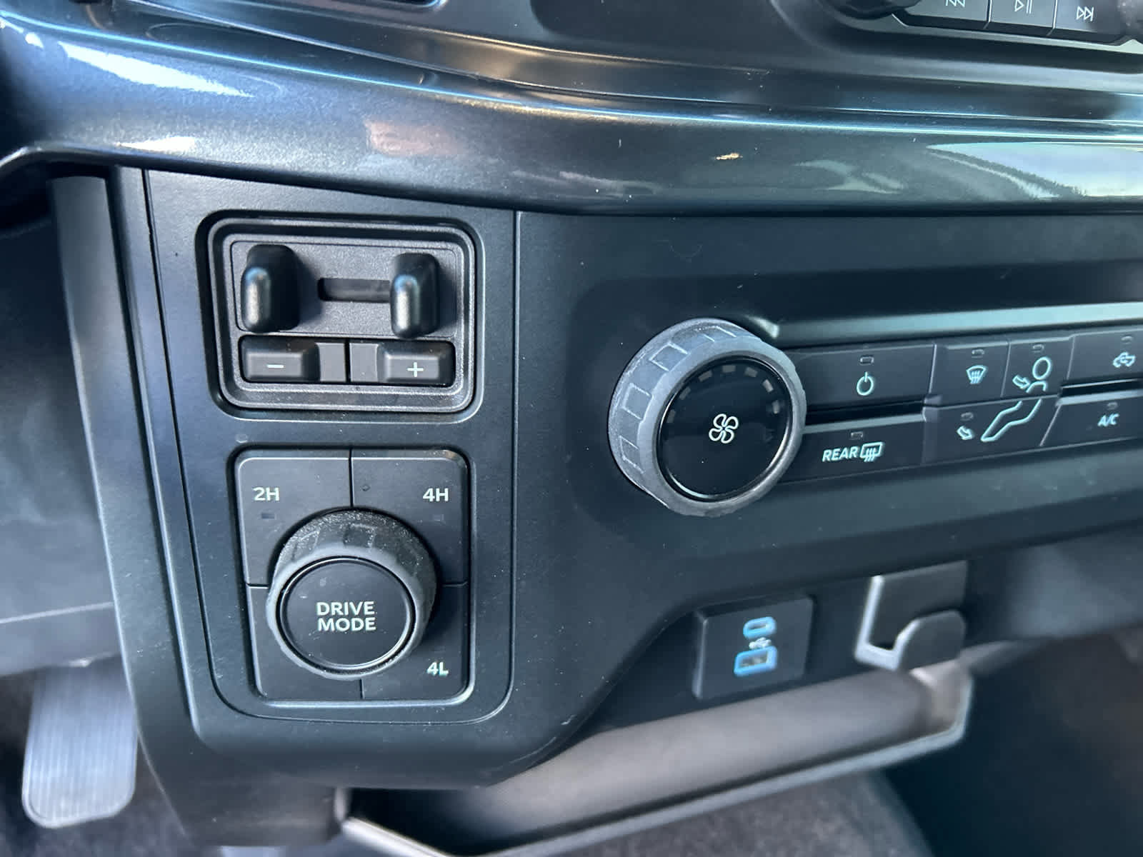 Certified 2022 Ford F150 XL w/ STX Appearance Package image 38