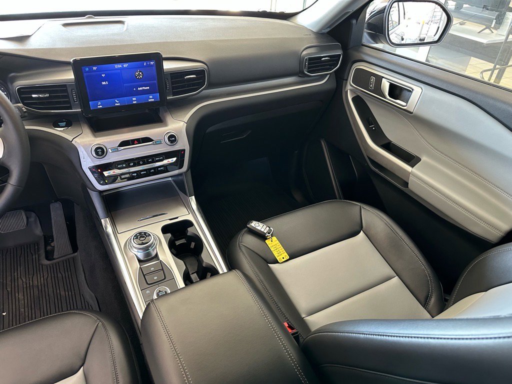Certified 2024 Ford Explorer XLT w/ Equipment Group 202A image 30
