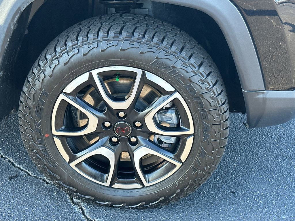 Used 2025 Jeep Compass Trailhawk w/ Trailhawk Elite Group image 12