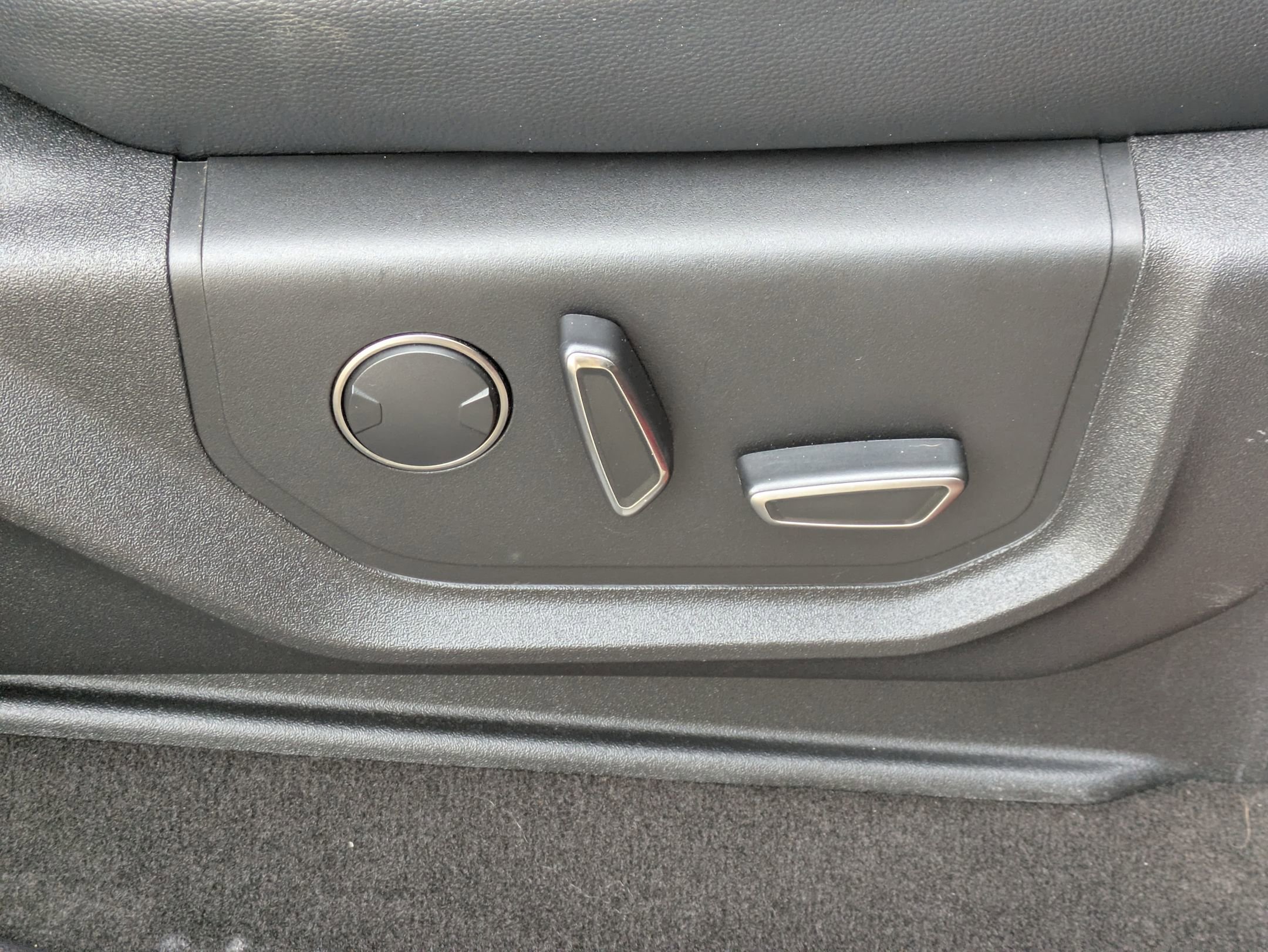 Certified 2018 Ford F150 Raptor w/ Equipment Group 802A Luxury image 41