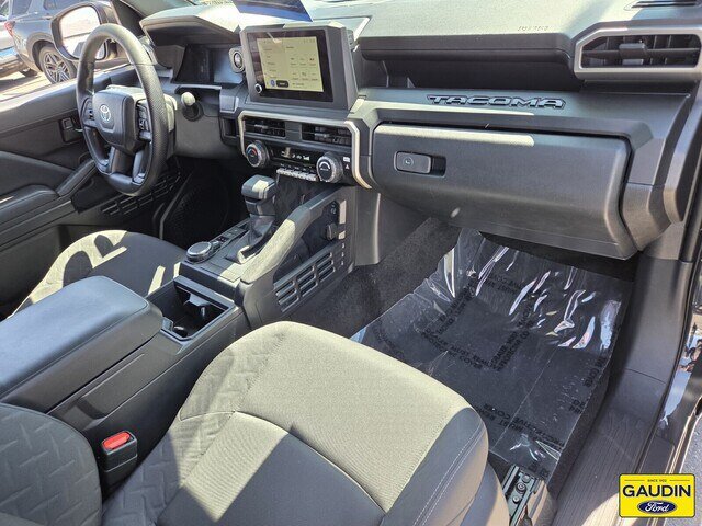 Used 2024 Toyota Tacoma SR w/ SR Upgrade Package AWD/4WD image 17