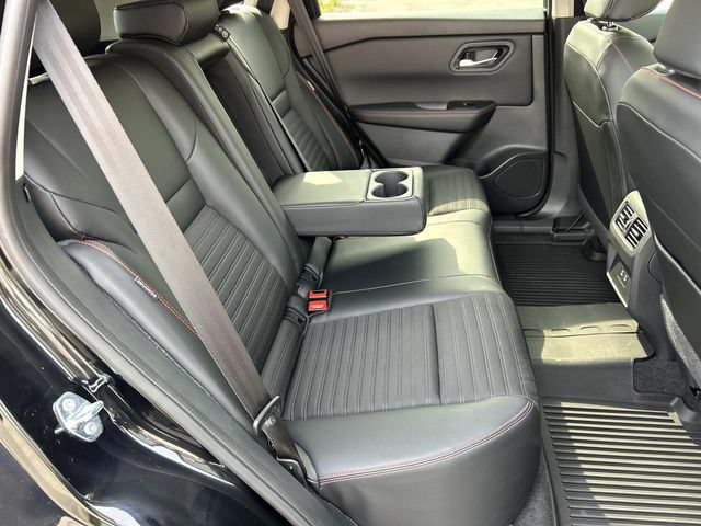 Used 2025 Nissan Rogue SV AWD/4WD image 26