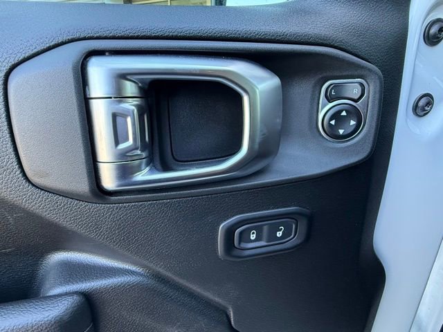 Used 2023 Jeep Gladiator Rubicon w/ LED Lighting Group AWD/4WD image 12