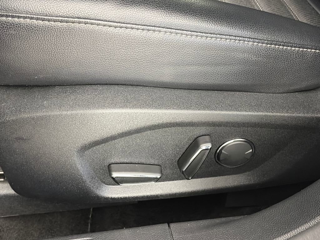 Certified 2018 Ford Fusion SE w/ Equipment Group 201A FWD image 26