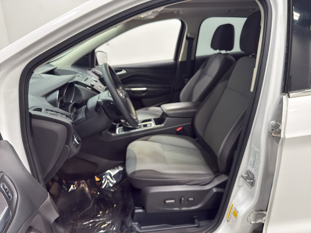 Certified 2017 Ford Escape SE image 10