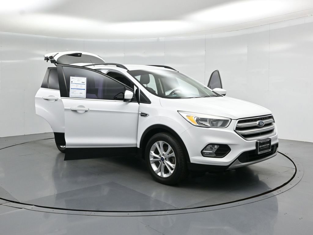 Certified 2018 Ford Escape SE FWD image 32