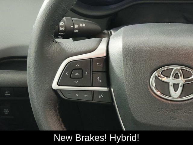 Used 2025 Toyota Sienna XLE w/ XLE Plus Package image 26