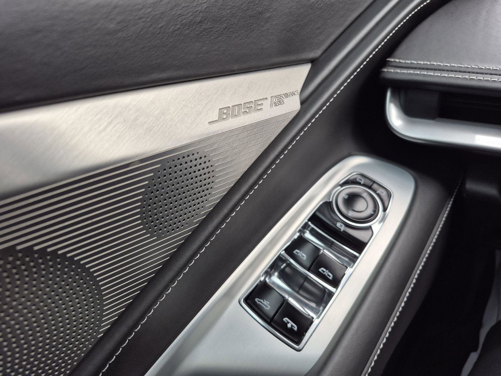 Used 2022 Chevrolet Corvette Stingray Premium Conv w/ Z51 Performance Package image 8