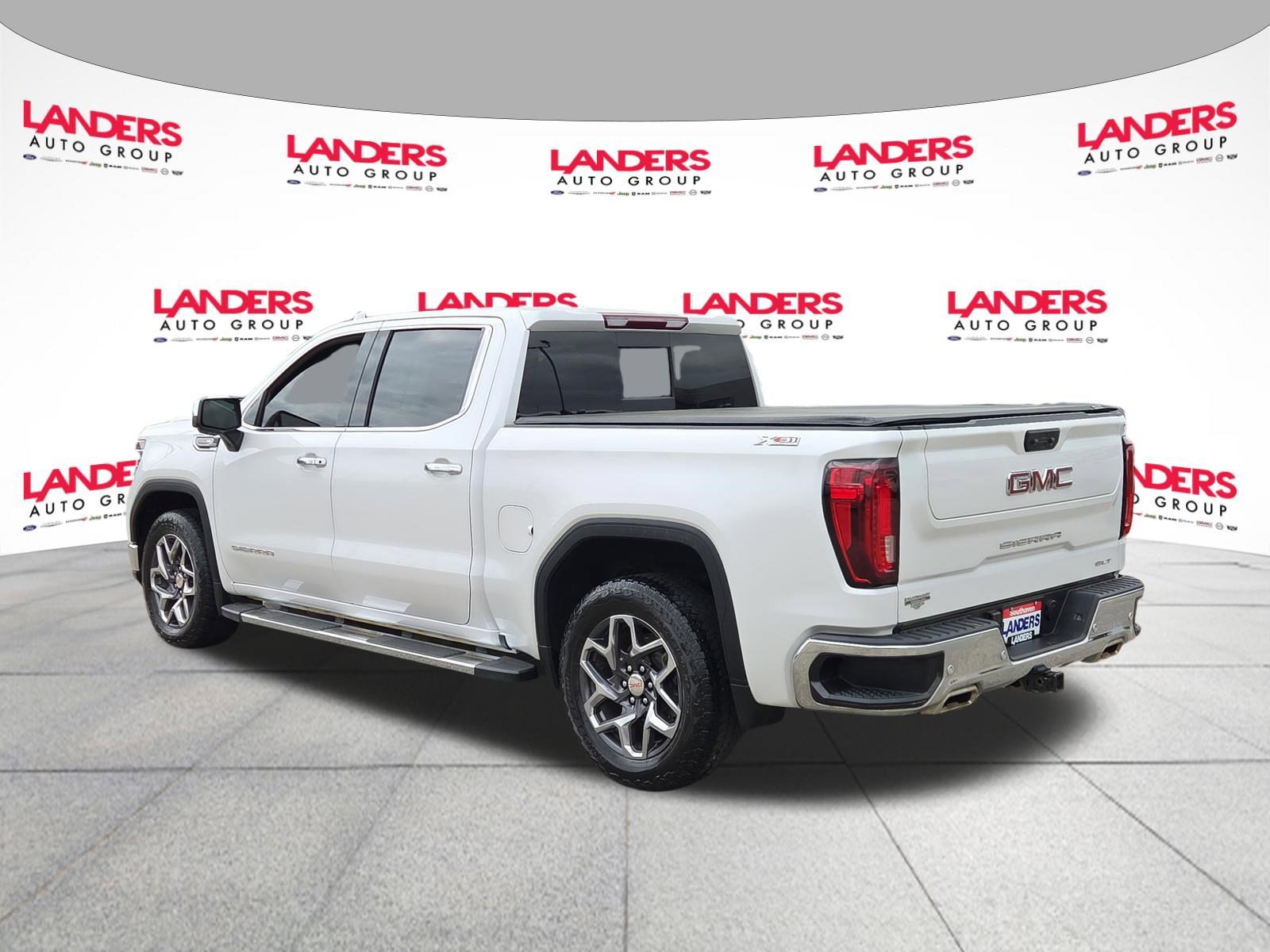 Used 2024 GMC Sierra 1500 SLT w/ SLT Premium Plus Package AWD/4WD image 5