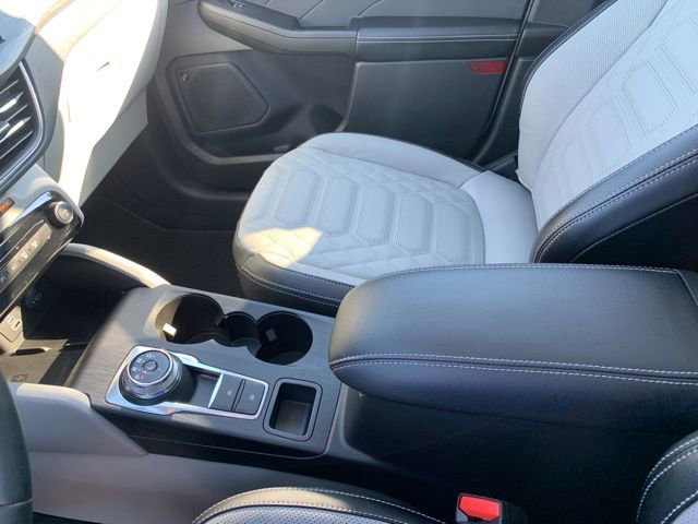 Certified 2024 Ford Escape SE w/ PHEV Premium Package FWD image 34