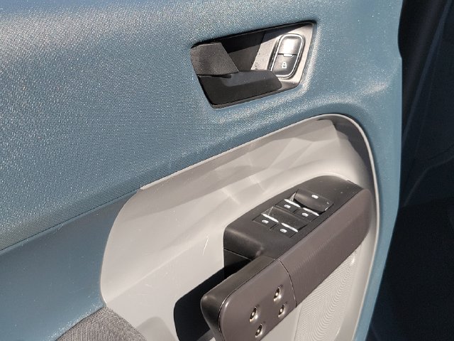 Certified 2025 Ford Maverick XL FWD image 18