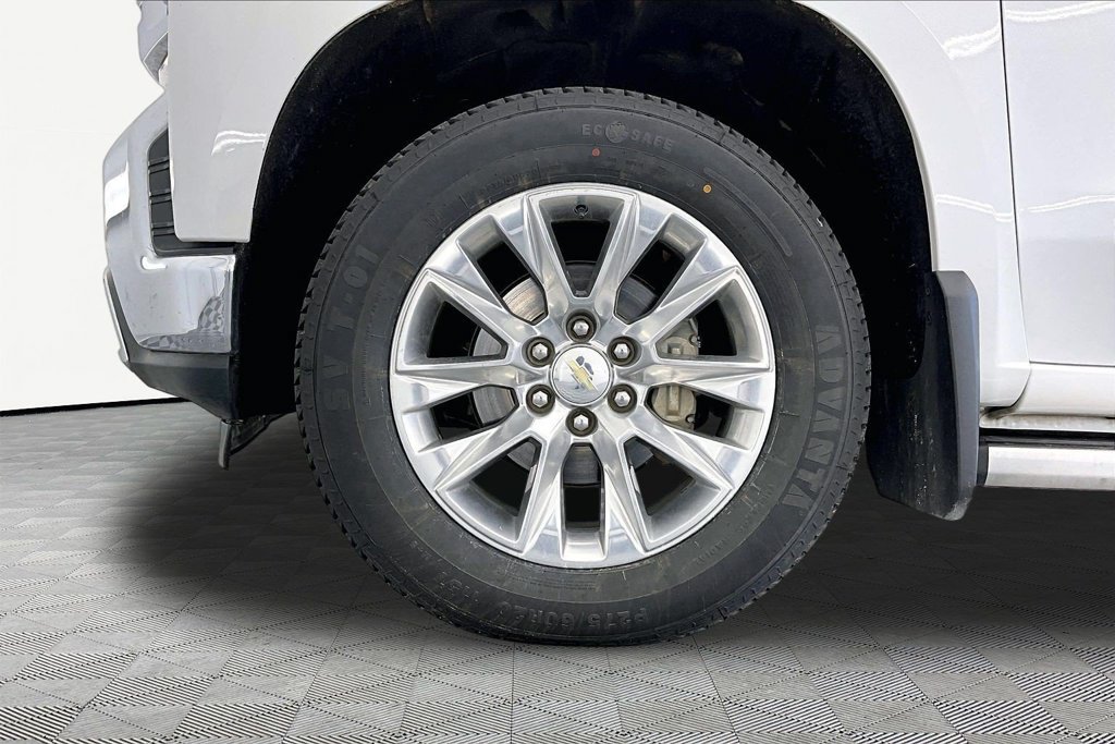 Used 2021 Chevrolet Silverado 1500 LTZ w/ Z71 Off-Road Package AWD/4WD image 9