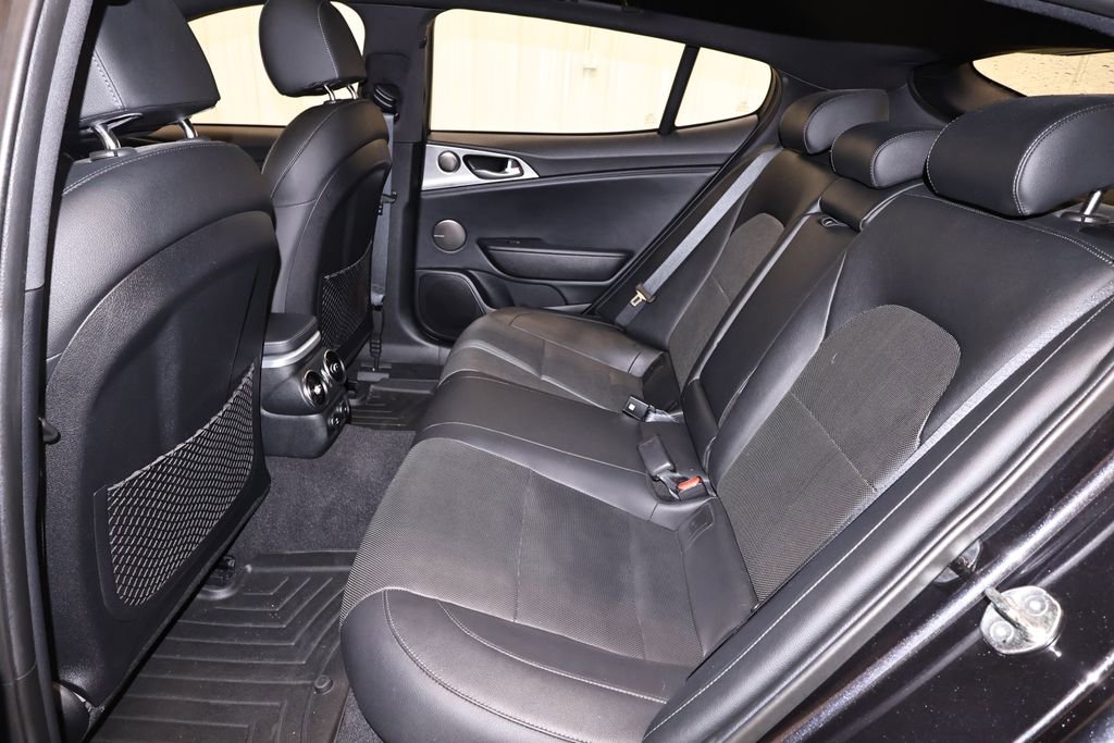 Used 2018 Kia Stinger GT1 AWD/4WD image 17