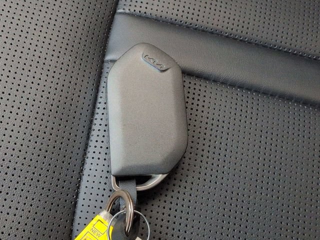 Used 2025 Kia Sorento SX FWD image 30