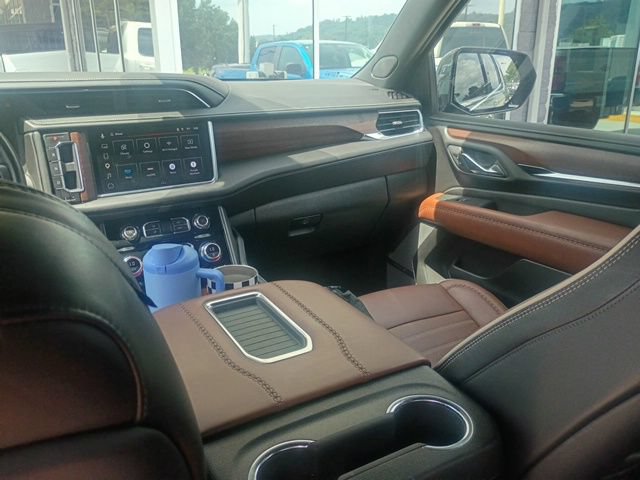 Used 2023 GMC Yukon Denali Ultimate AWD/4WD image 50