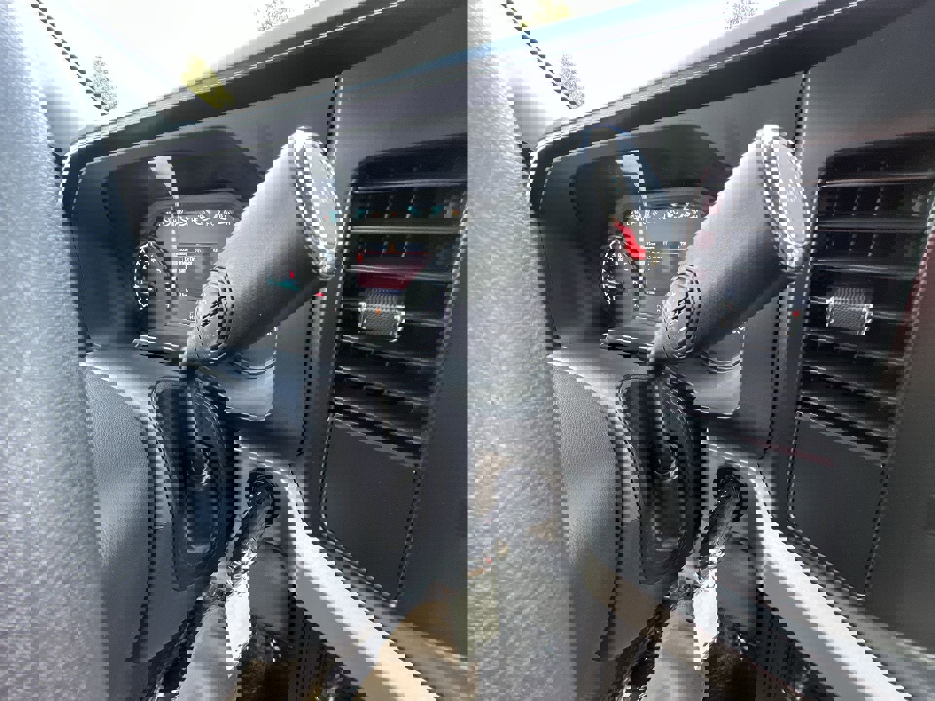 Certified 2025 Ford F250 XLT w/ FX4 Off-Road Package image 31