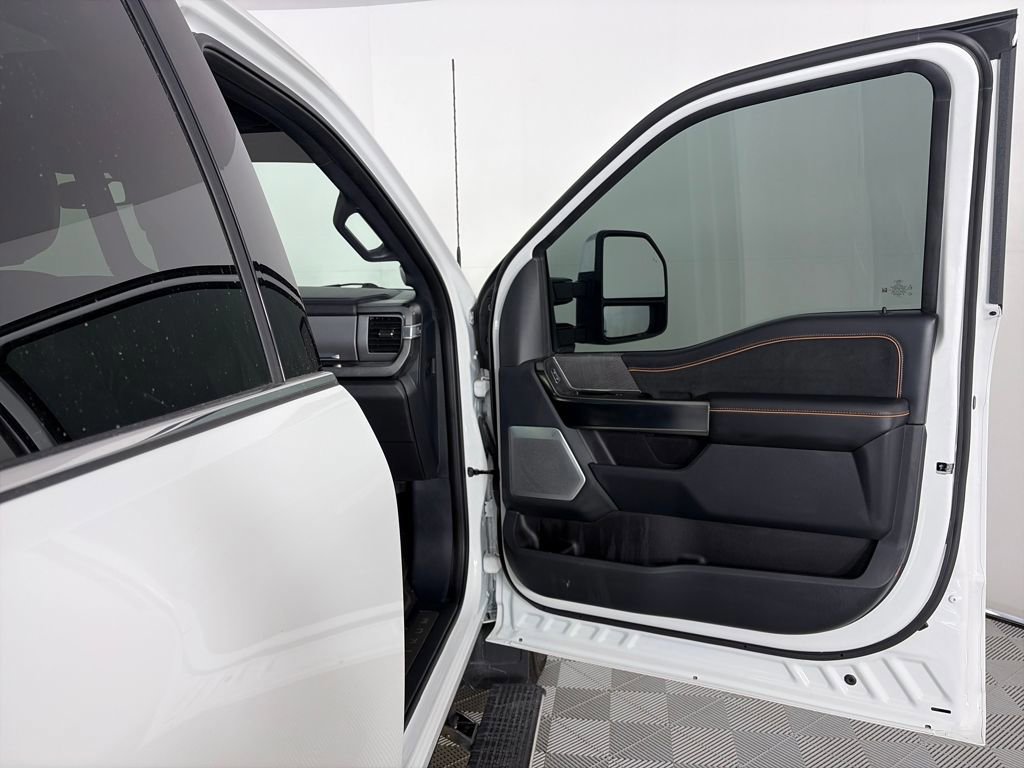 Certified 2024 Ford F350 Platinum image 32
