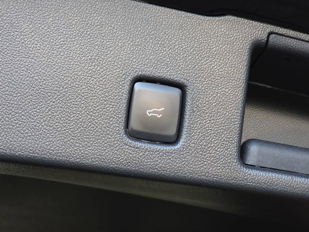 Certified 2023 Ford Escape ST-Line Elite AWD/4WD image 12