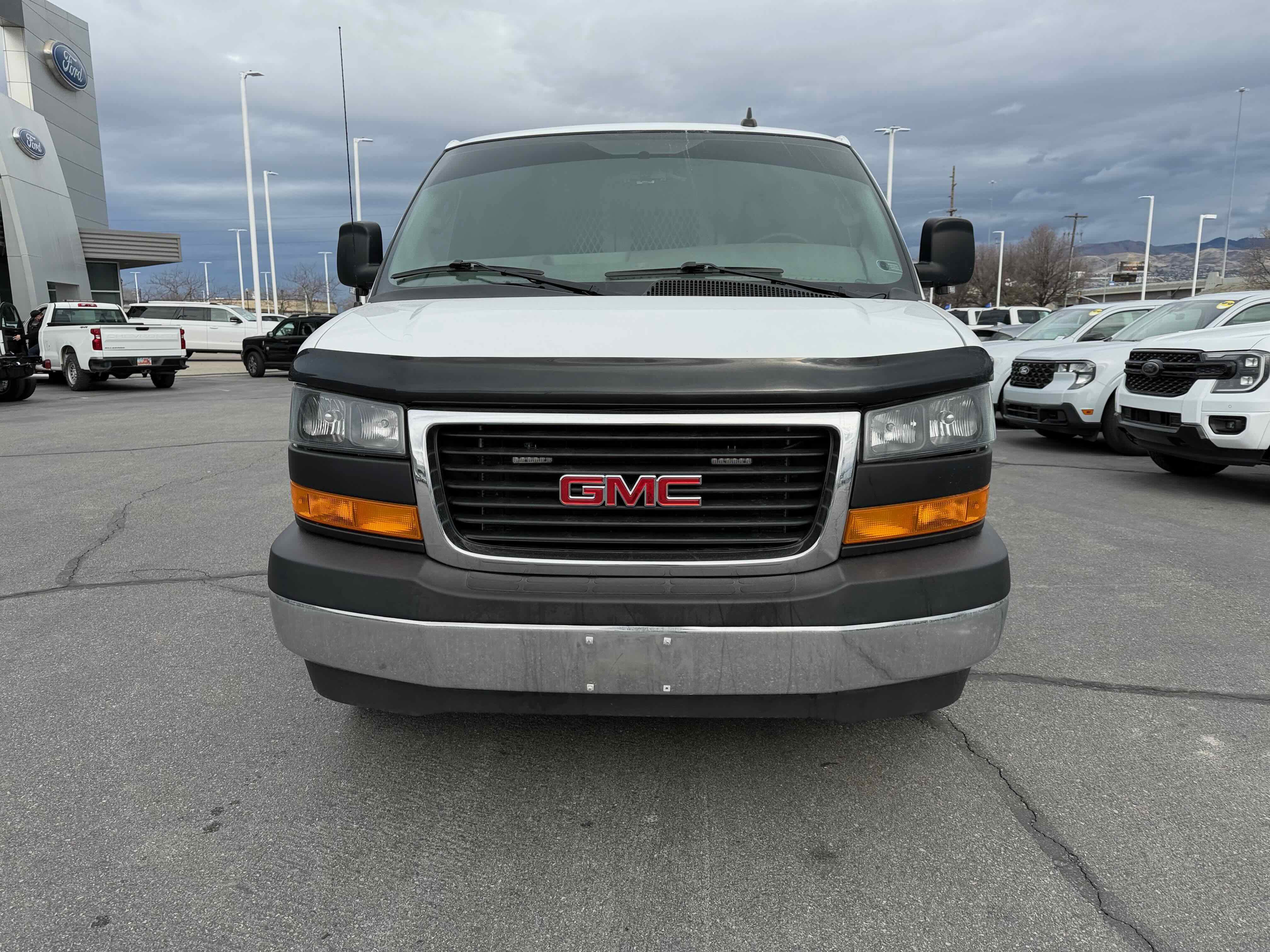Used 2023 GMC Savana 2500 w/ Driver Convenience Package image 9
