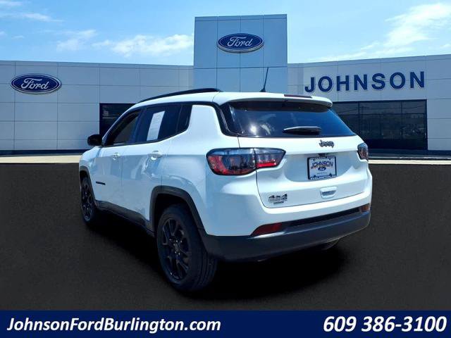 Used 2025 Jeep Compass Latitude w/ Altitude Special Edition AWD/4WD image 5