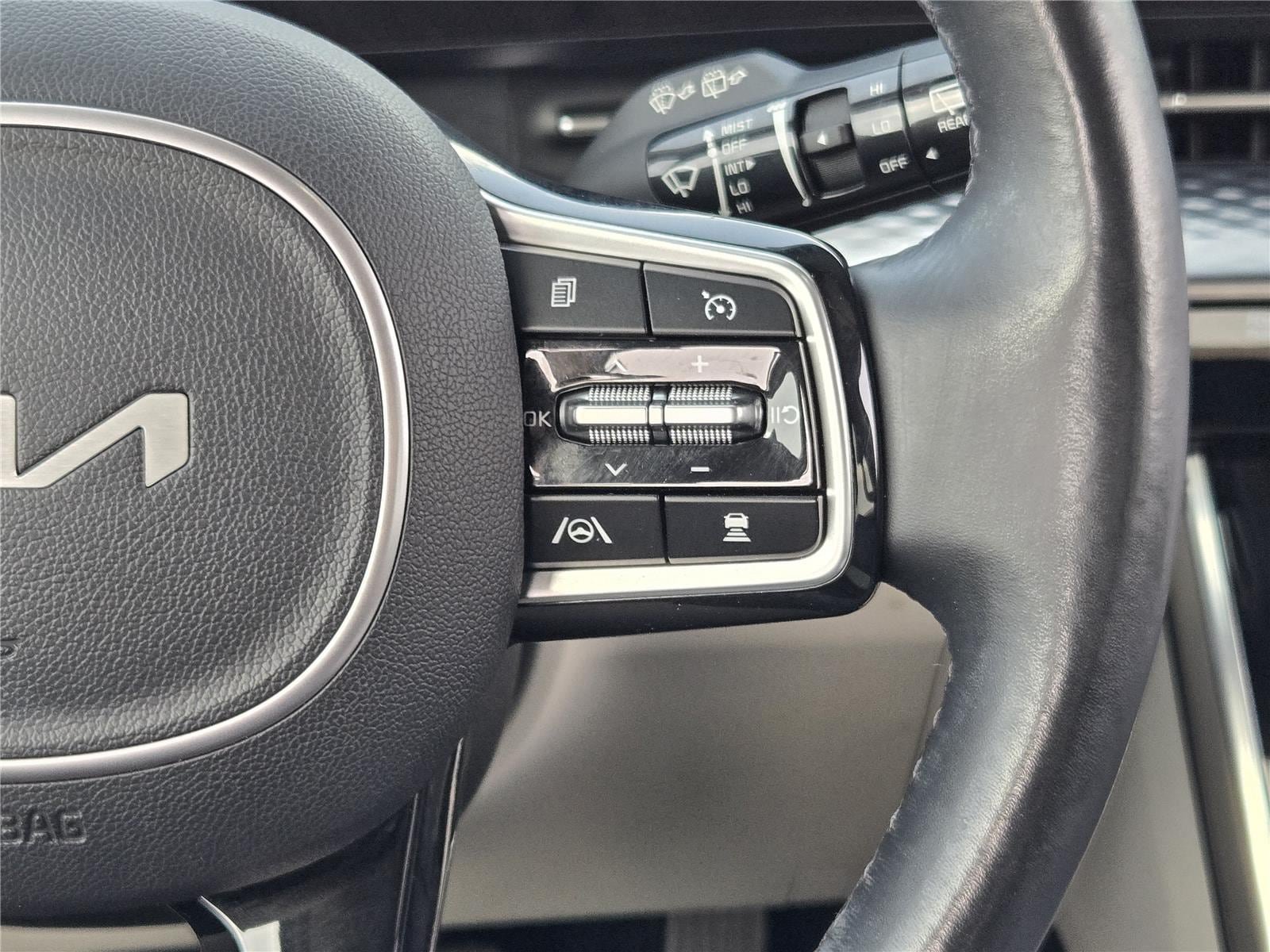 Used 2022 Kia Carnival SX Prestige FWD image 27