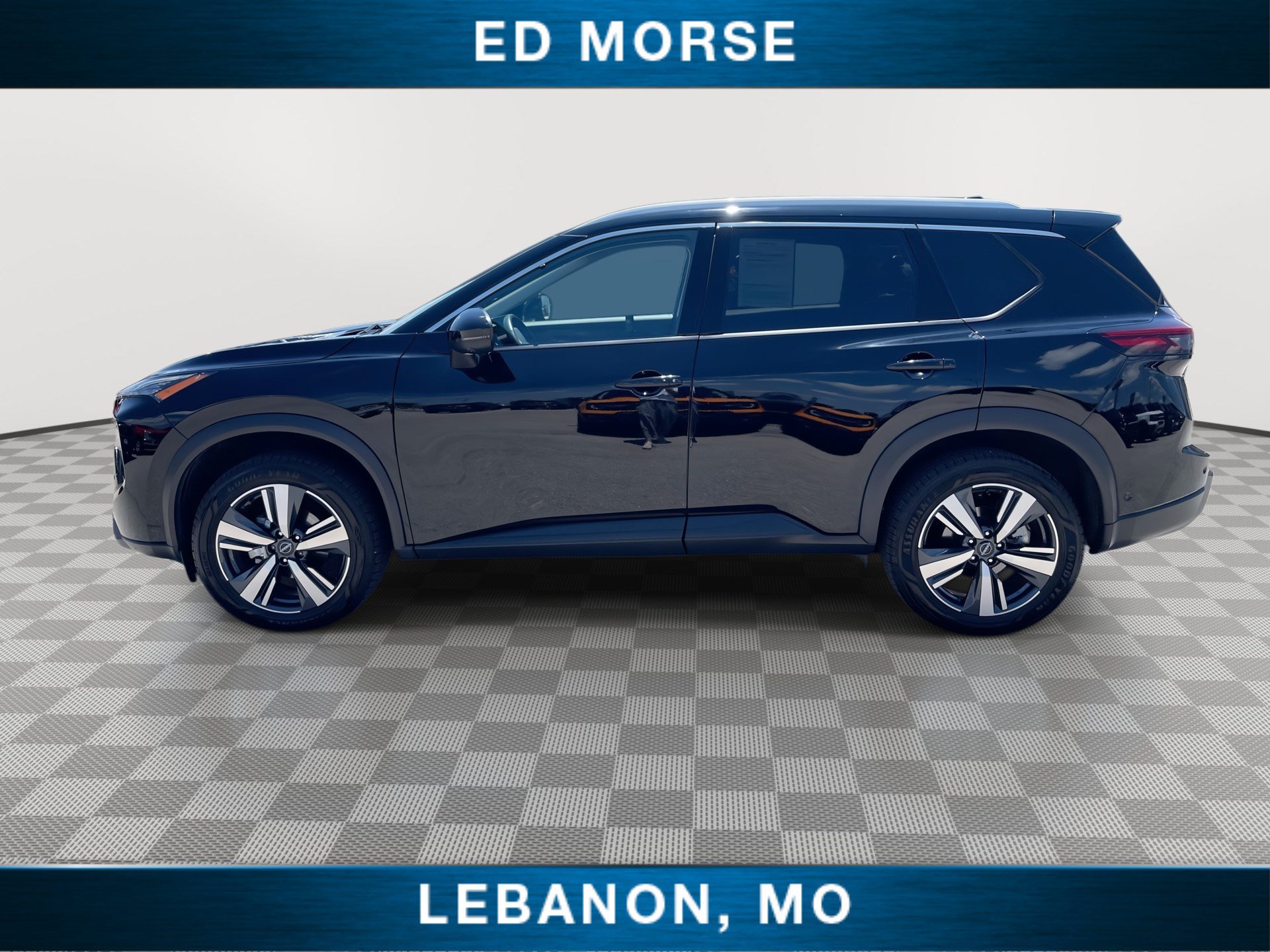 Used 2024 Nissan Rogue SL AWD/4WD image 5