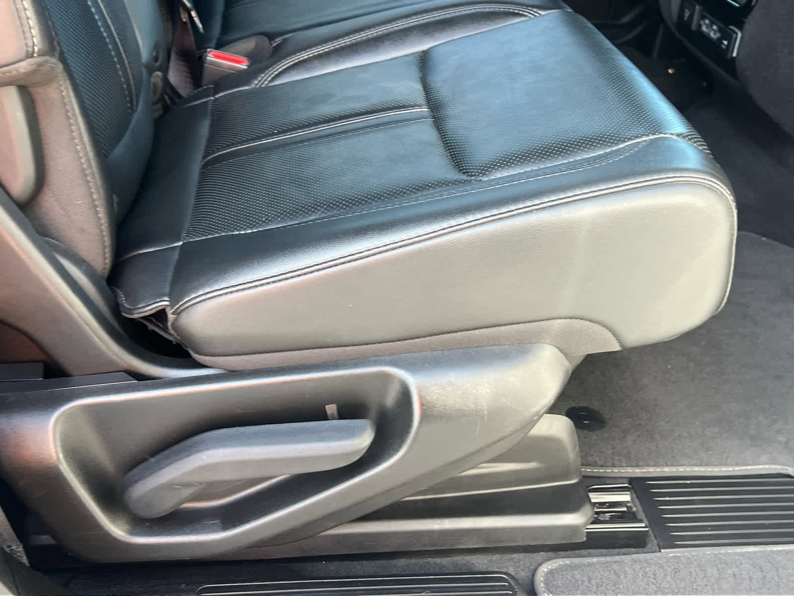 Used 2023 Jeep Wagoneer 4WD w/ Convenience Group I image 23