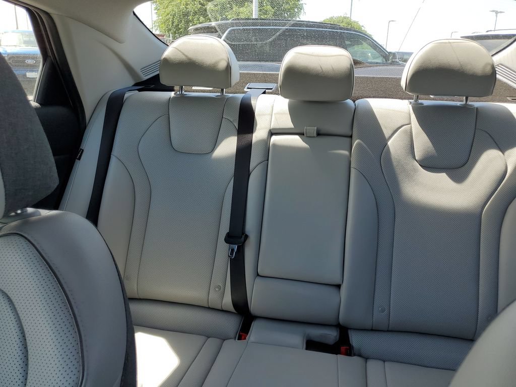 Used 2024 Hyundai Elantra Limited FWD image 25