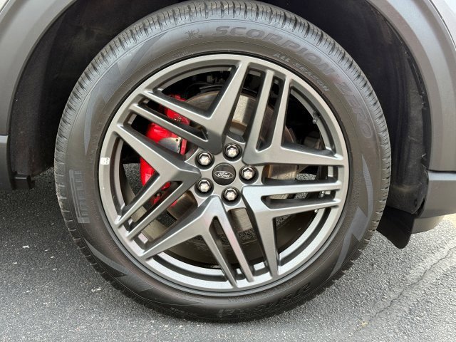 Certified 2025 Ford Explorer ST-Line w/ ST-Line Street Pack image 10