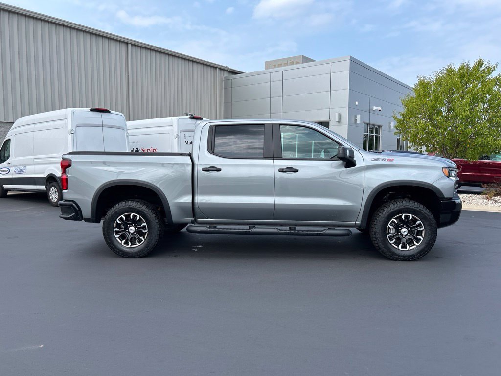Used 2024 Chevrolet Silverado 1500 ZR2 AWD/4WD image 5