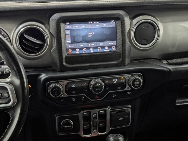 Used 2019 Jeep Wrangler Unlimited Sahara AWD/4WD image 5