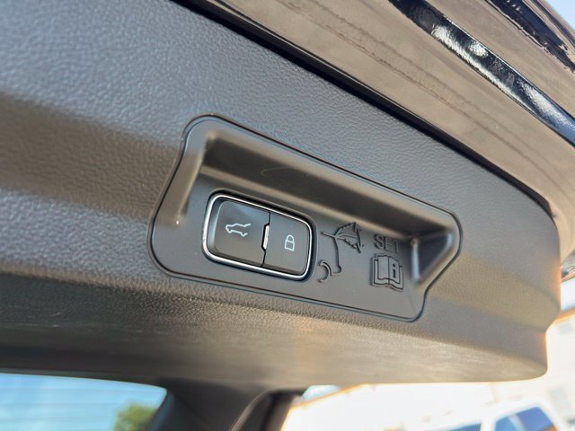 Certified 2023 Ford Explorer XLT w/ Equipment Group 202A AWD/4WD image 25