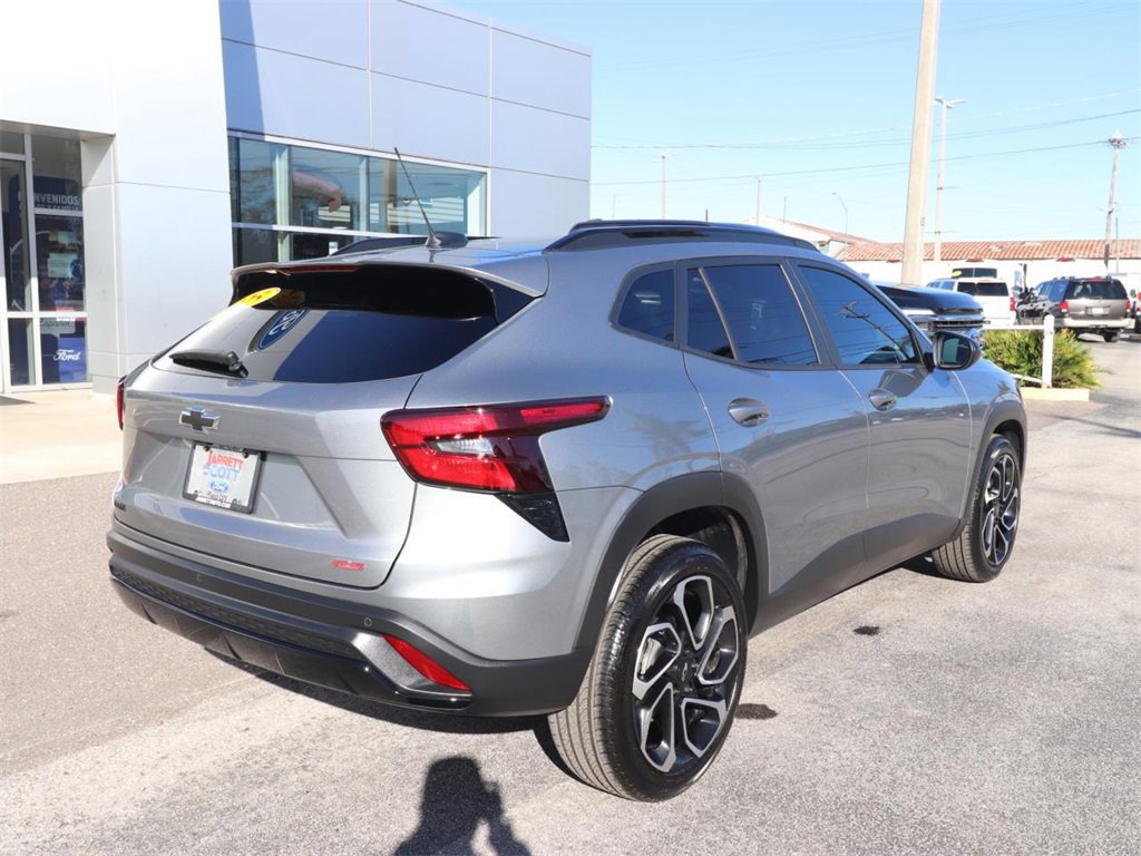 Used 2025 Chevrolet Trax RS w/ Driver Confidence Package image 5