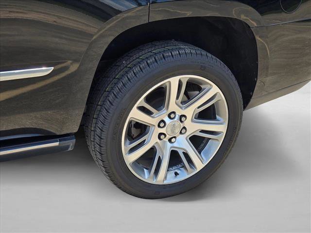 Used 2018 Cadillac Escalade Premium Luxury RWD image 27