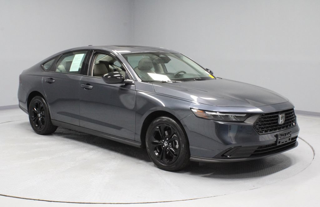 Used 2025 Honda Accord SE image 1
