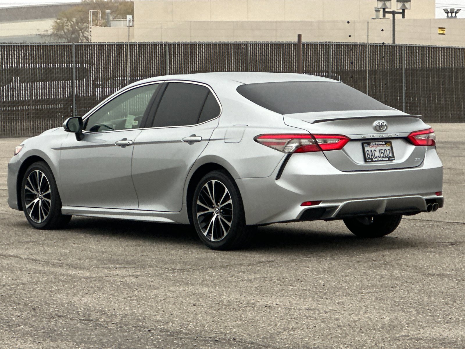 Used 2018 Toyota Camry image 6
