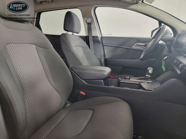 Used 2024 Kia Sportage LX AWD/4WD image 17