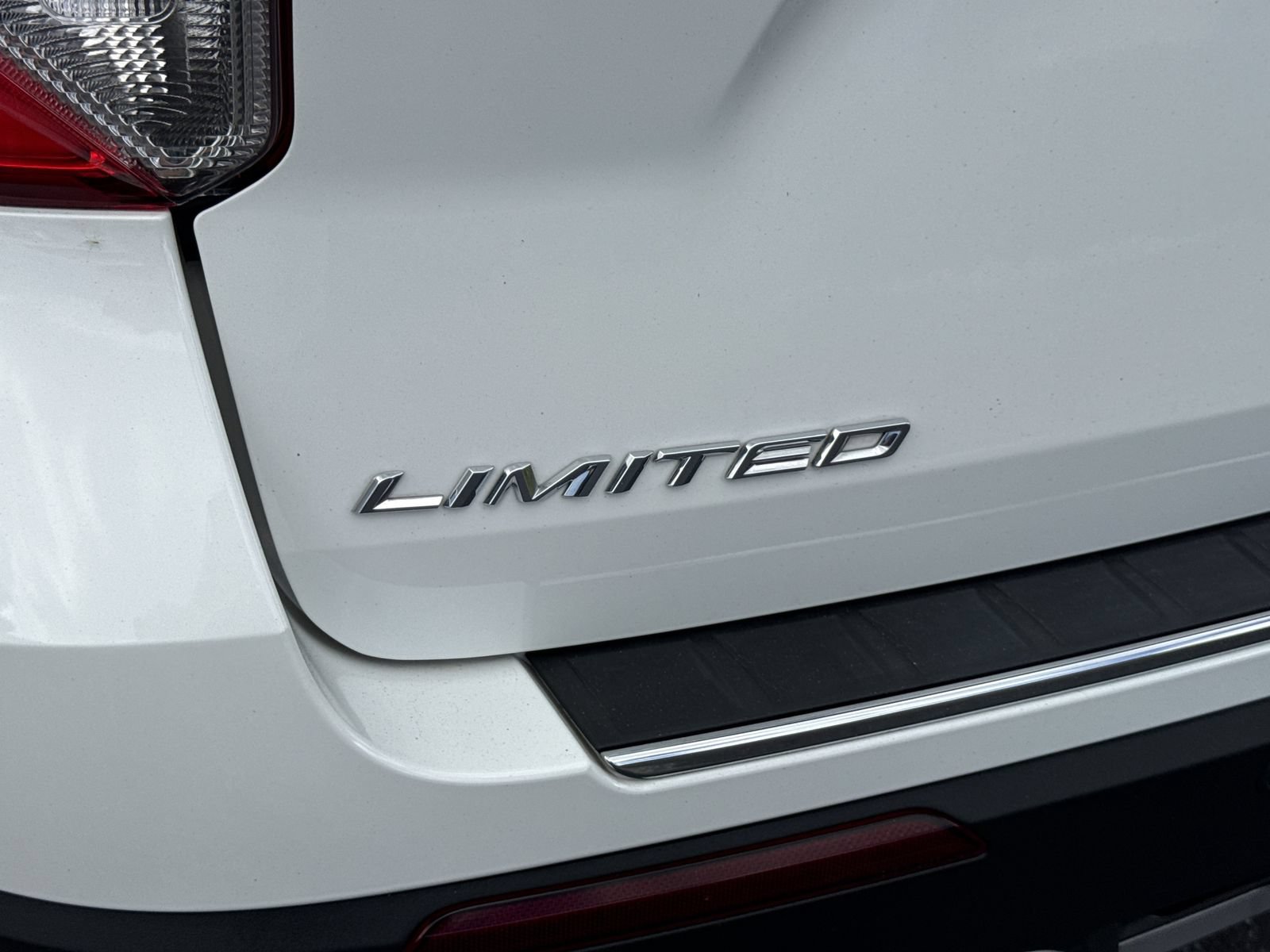 Certified 2023 Ford Explorer Limited w/ Equipment Group 301A RWD image 13