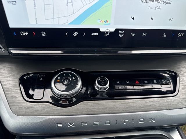 Certified 2025 Ford Expedition Max Platinum image 31