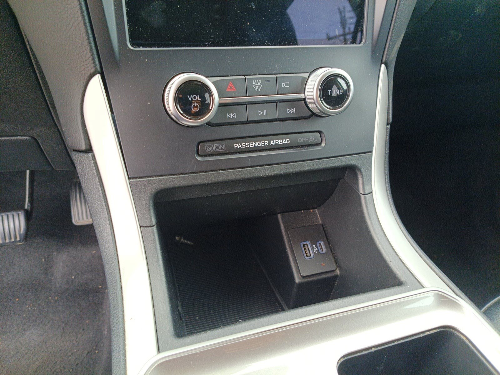 Certified 2024 Ford Edge SEL AWD/4WD image 15