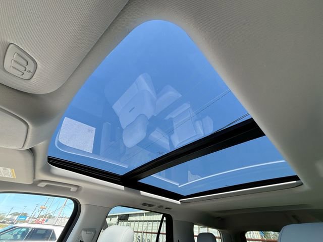 Certified 2025 Ford Expedition Platinum image 31